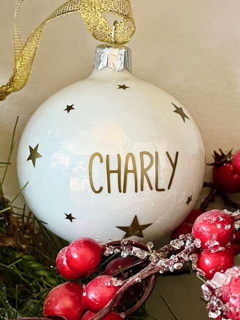 Boule de Noël personnalisée -Modèle flocon (Blanc laqué) avec prénom – Image 4